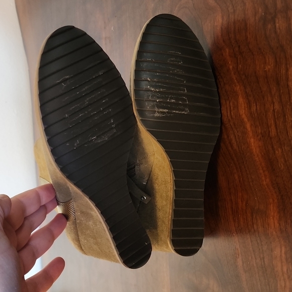 Linea Paola Winslet Olive Wedgie Bootie Women's sz 6.5 - Picture 7 of 10